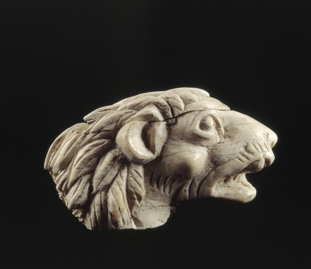 Tête de lion, « trésor de Begram », Afghanistan, Ier siècle. ©Musée national des arts asiatiques – Guimet, MNAAG, Paris, Dist. RMN-Grand Palais / Thierry Ollivier